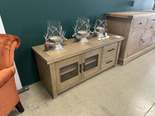 Harewood Oak TV Stand 